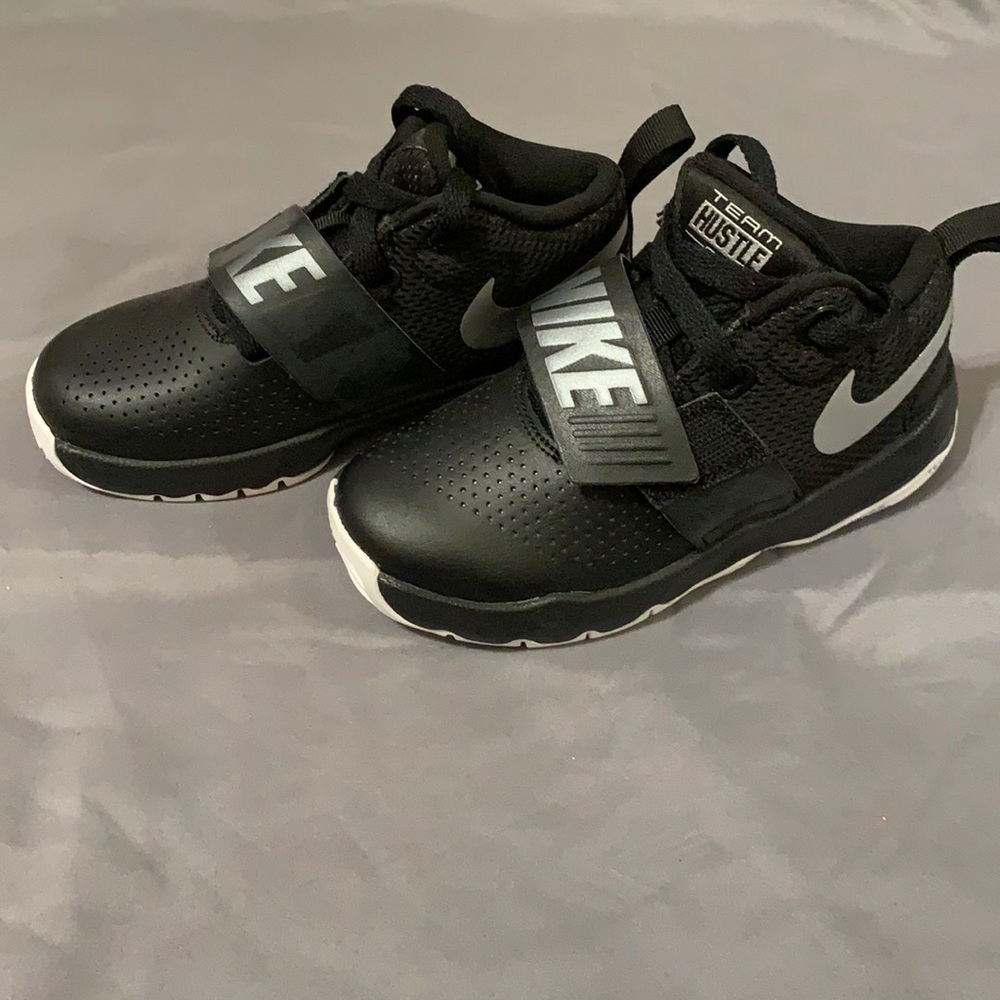 Nike Team Hustle